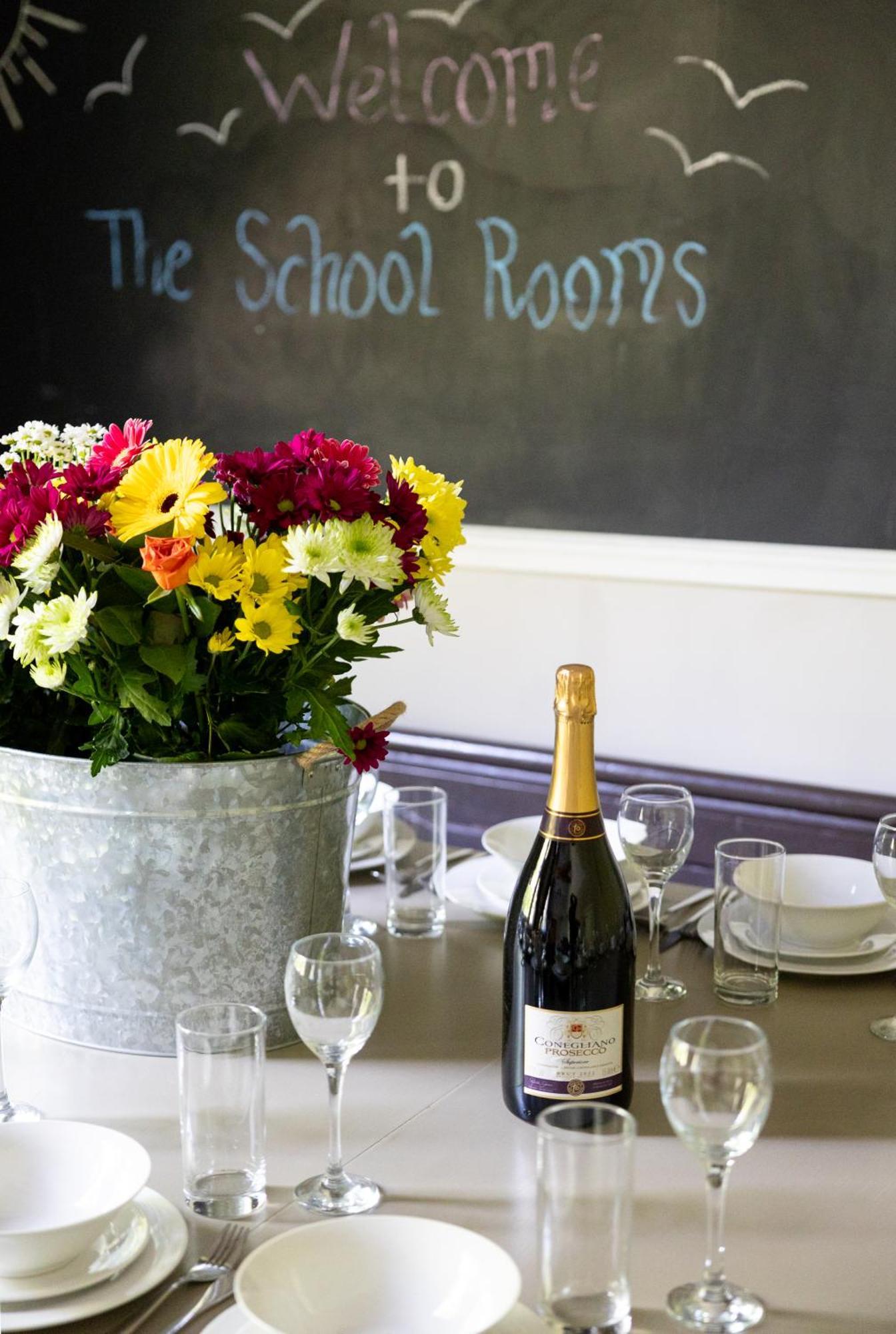 The School Rooms Estate Beautiful, Georgian Apartments With Private Heated Pool And Hot Tub Wifi And Parking Near Bath Box  Kültér fotó